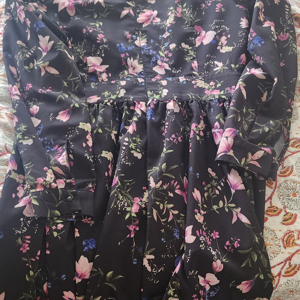 Flower dress with long sleeves - Picture 8 of 9